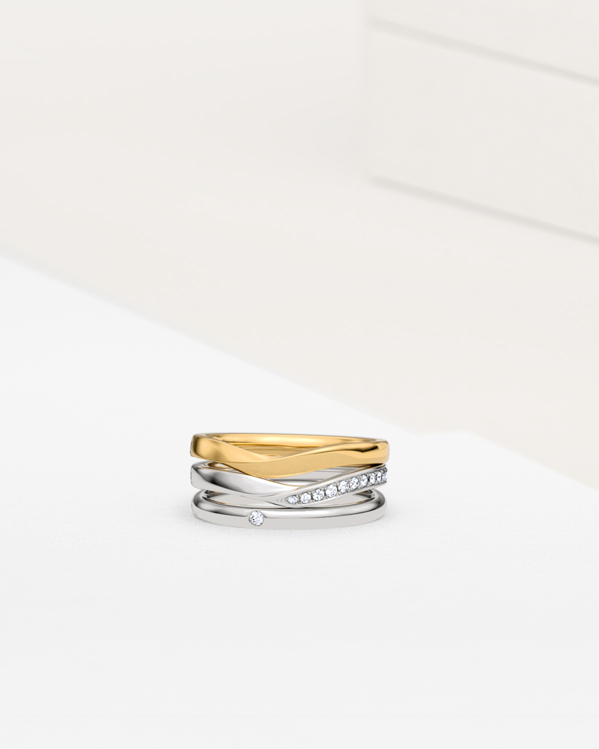 当店製作のV字及びストレートを含む結婚指輪3本の組合せ