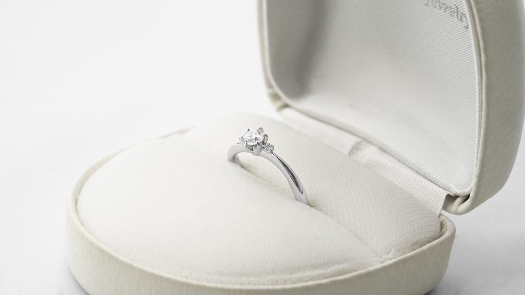 婚約指輪のフルオーダーとは？