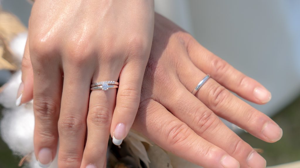 婚約指輪は「平均的」で良い？