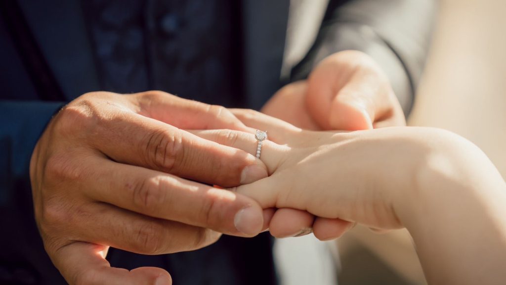 婚約指輪にふさわしいクラリティの選び方