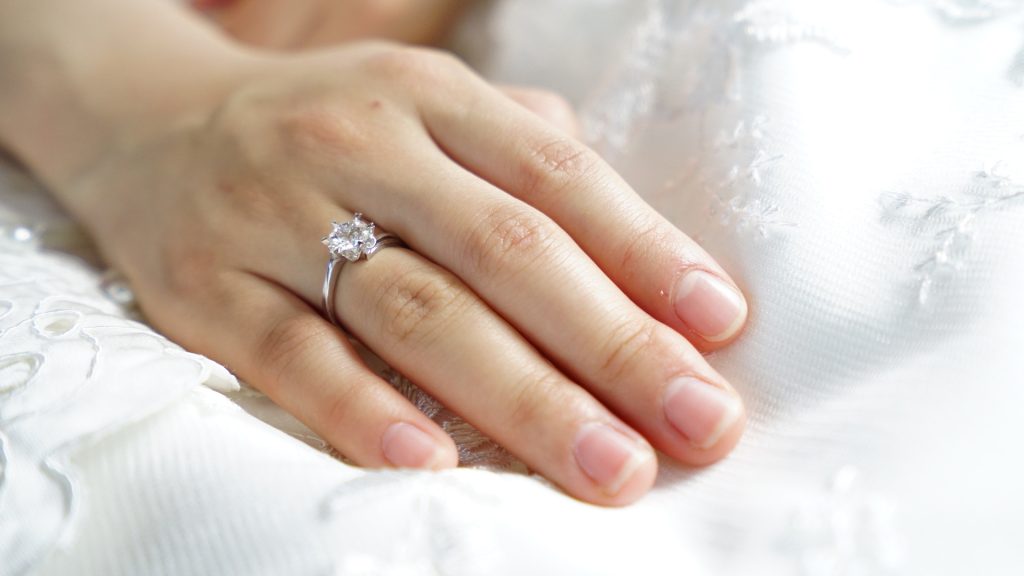 50万円の婚約指輪が「特別な一本」になる理由